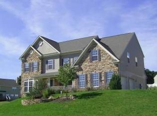 270 Palomino Dr, York, PA 17402