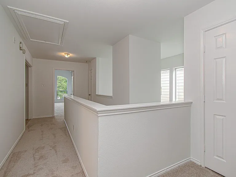 743 Hallsleigh Ln — Photo 38