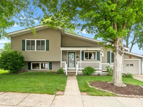 706 2nd Ave NW, Cascade, IA 52033