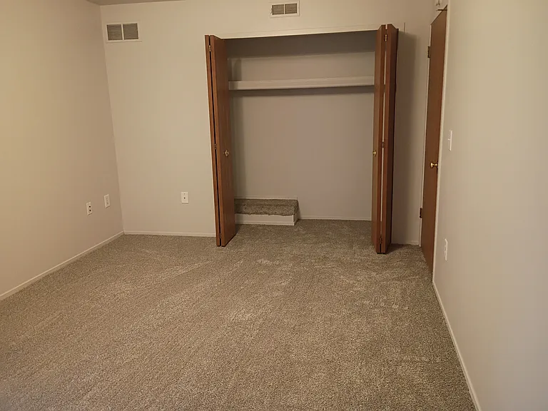 Prentiss Pointe Apartments — Photo 125
