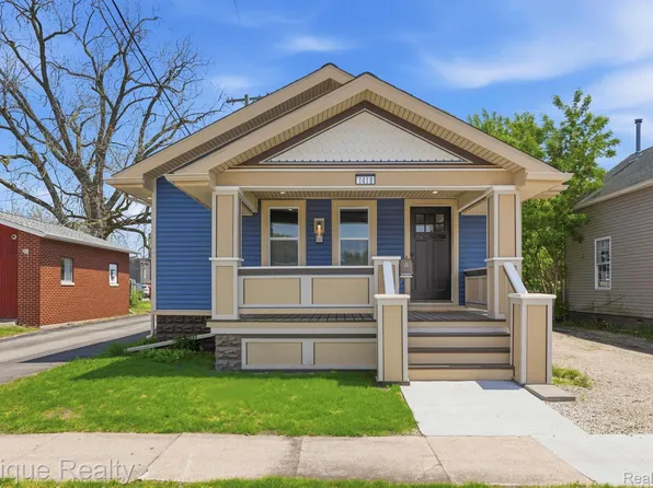 1418 8th St, Port Huron, MI 48060