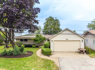 38010 N Peninsula Rd, Lake Villa, IL 60046