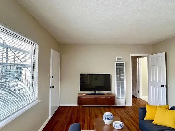 LB0345 (E Louise), 345 E Louise St APT 2, Long Beach, CA 90805