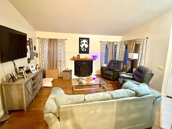 4th image of 45137 Loma Vista Dr