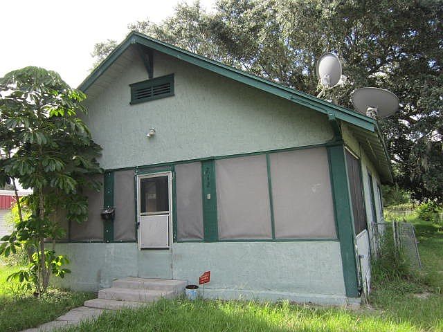 1st image of 212 E Bullard Ave