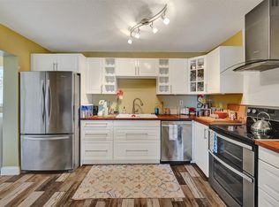 7180 SW 22nd Pl, Davie, FL 33317