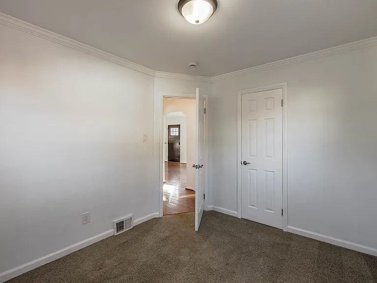 22705 Raymond St — Photo 11