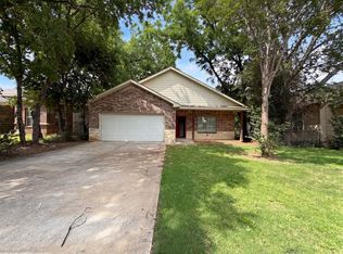 619 E Arlington Ave, Fort Worth, TX 76104