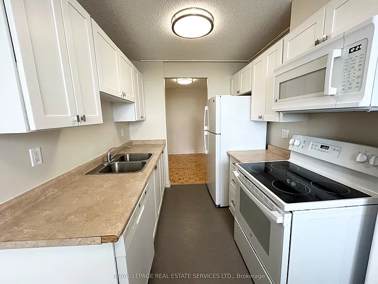 16 Cedarwoods Cres #1104 — Photo 5
