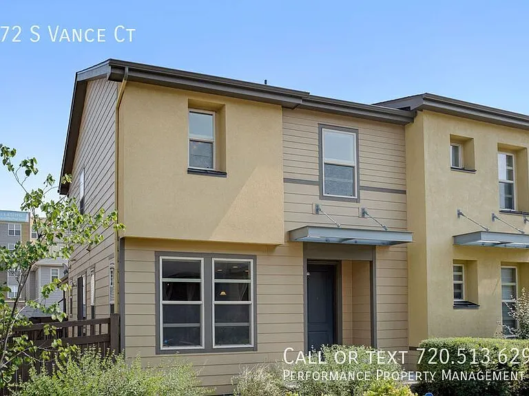 572 S Vance Ct — Photo 2