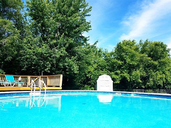 3rd image of 12617 Greenhill Dr