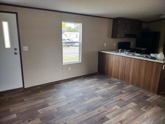 5th image of 633 Harveydale Dr