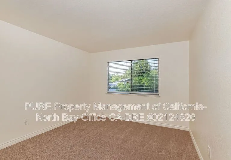 8 Voss Park Cir — Photo 26