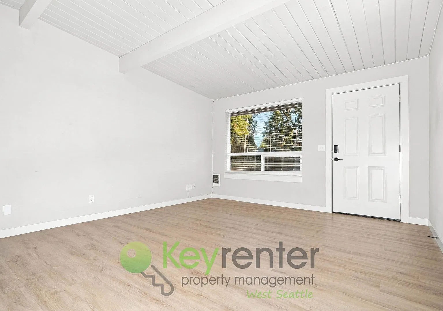 Evergreen Apartments — Photo 3