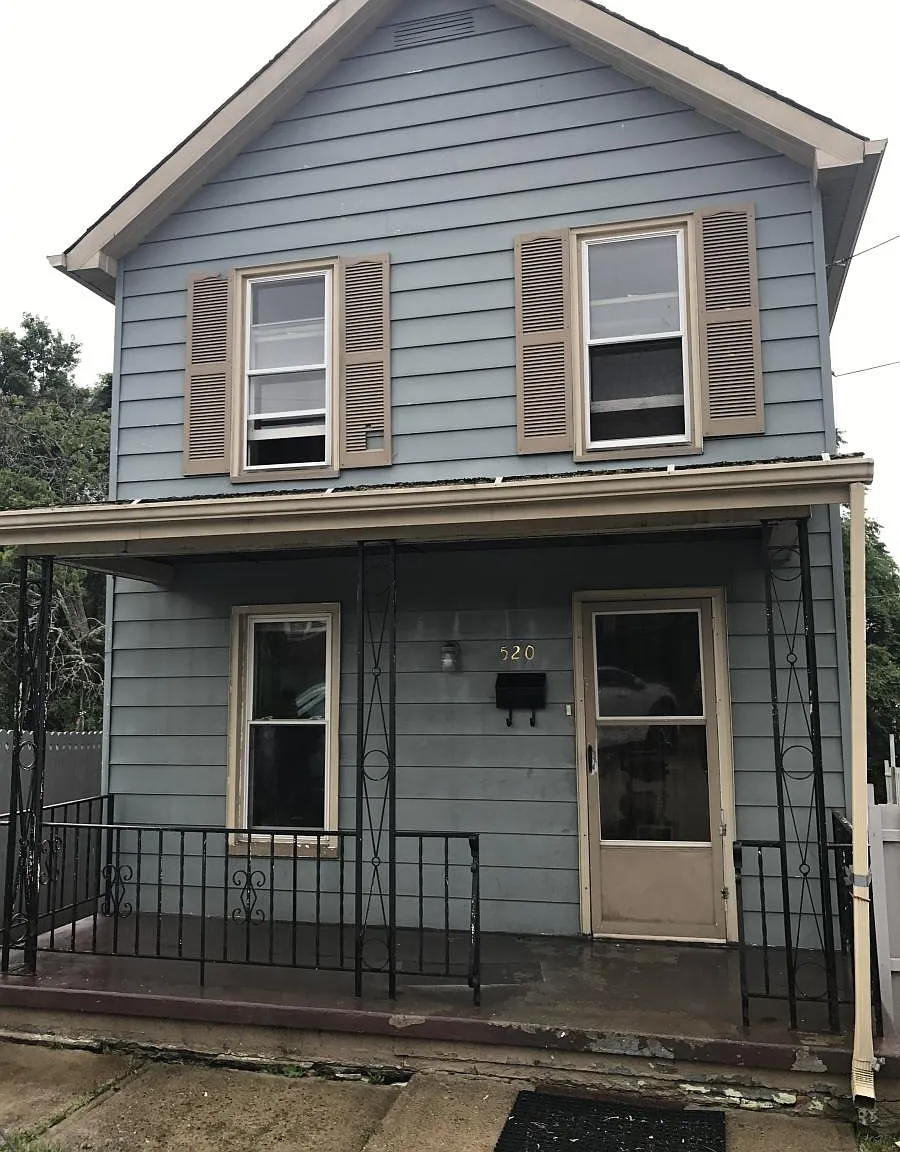 2 bed, $975 — Photo 1