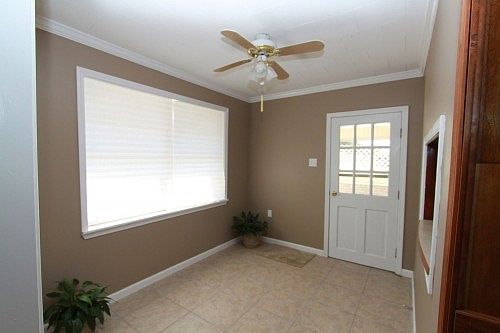 4th image of 221 Carolyn Ave