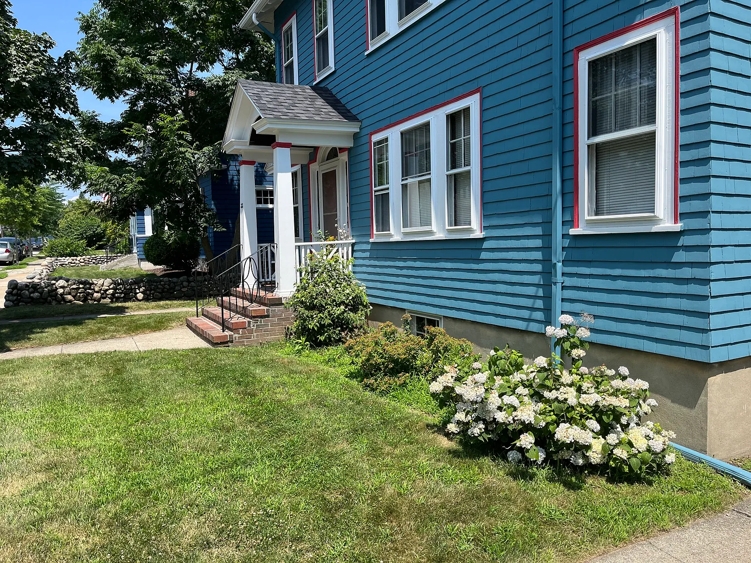 3 bed, 1300 sqft, $3,000 — Photo 4