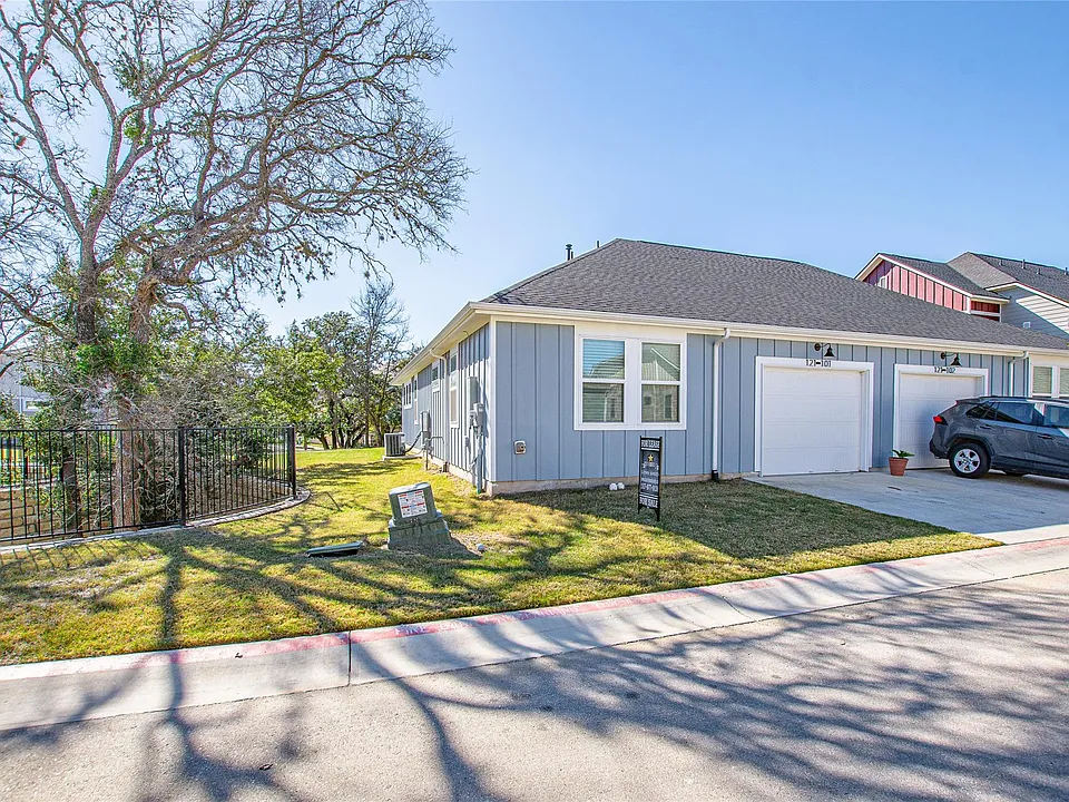 121 Lafitte Dr #101