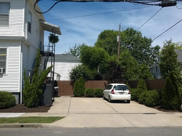 700 Graydon Ave #2 — Photo 3