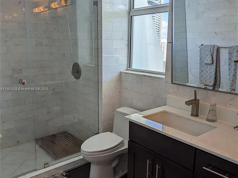 41 SE 5th St #2302 — Photo 18