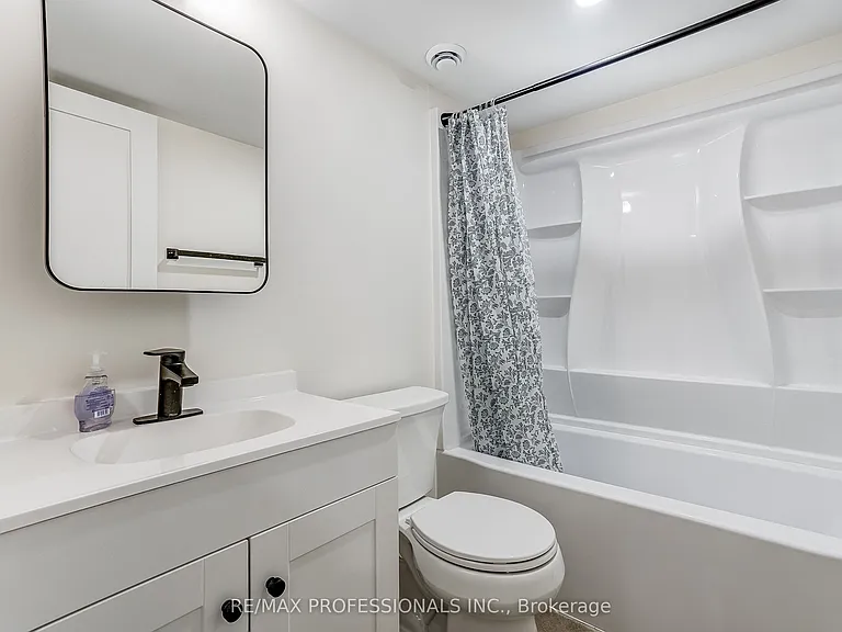 9 Cashman Cres #BASEMENT — Photo 11