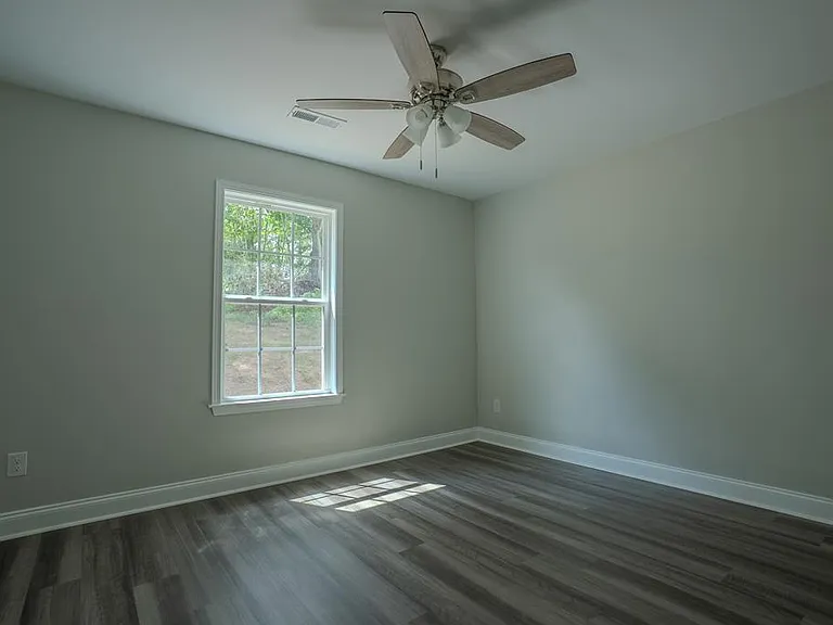 139 Harrison Ln SE — Photo 12