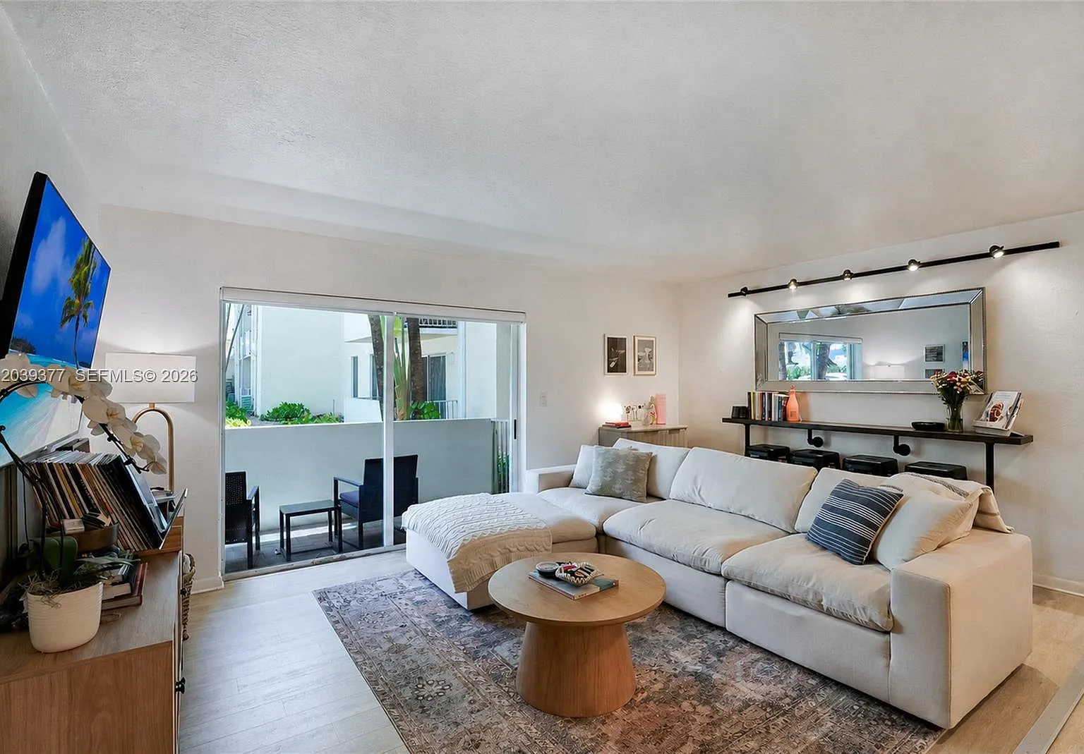 Palms Of Pinecrest Condo — Photo 3