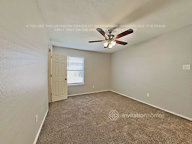 421 Candlestick Trl — Photo 11