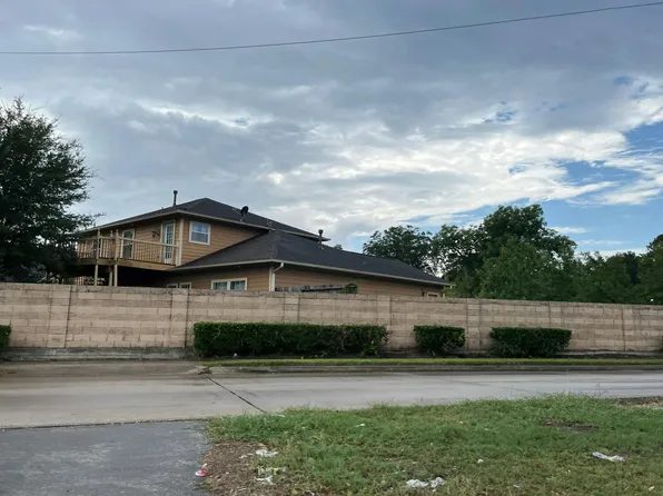 307 San Julio Dr, Houston, TX 77091