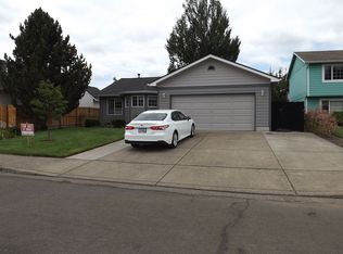 946 S 46th St, Springfield, OR 97478