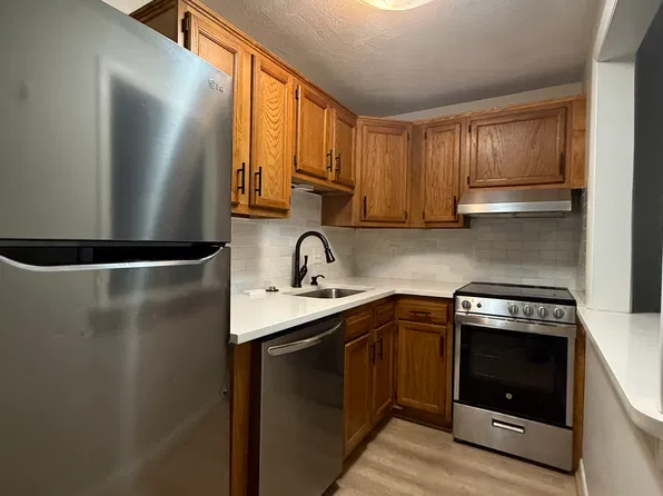 616 Boston Post Rd E, Marlborough, MA