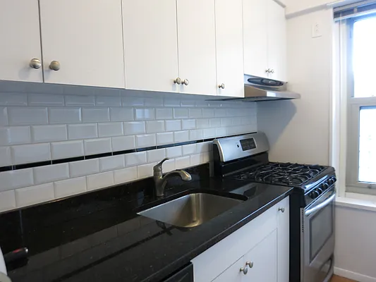 Rented by City Sense Realty | media 7
