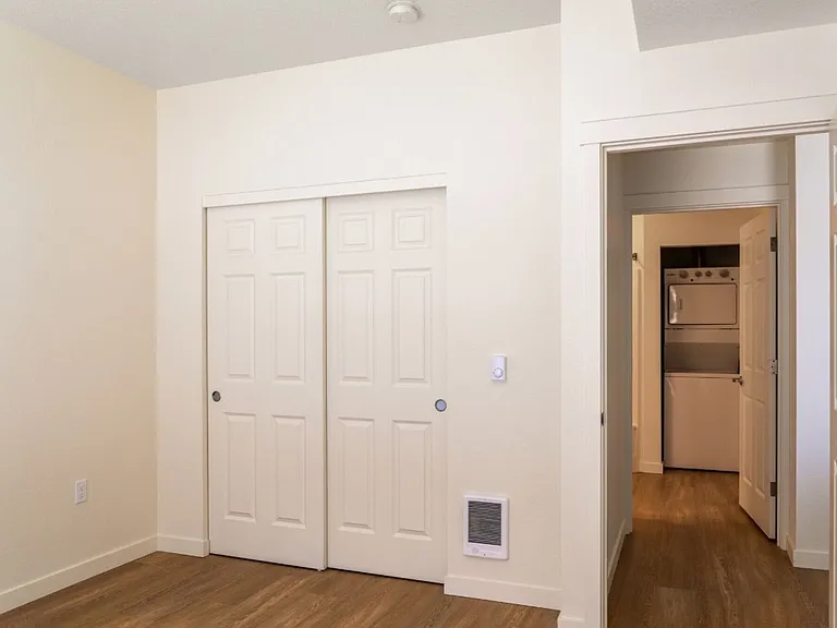 22025 NE HALSEY ST. — Photo 28