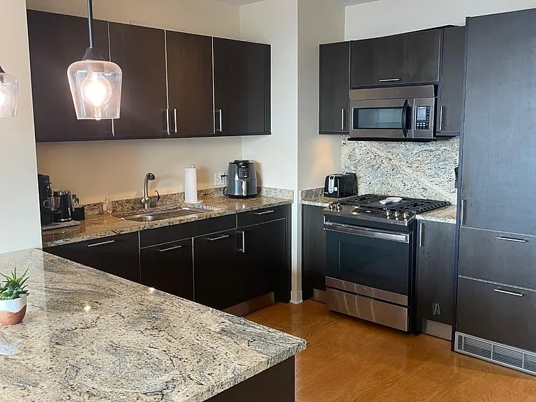 510 W Erie St #1304 — Photo 6