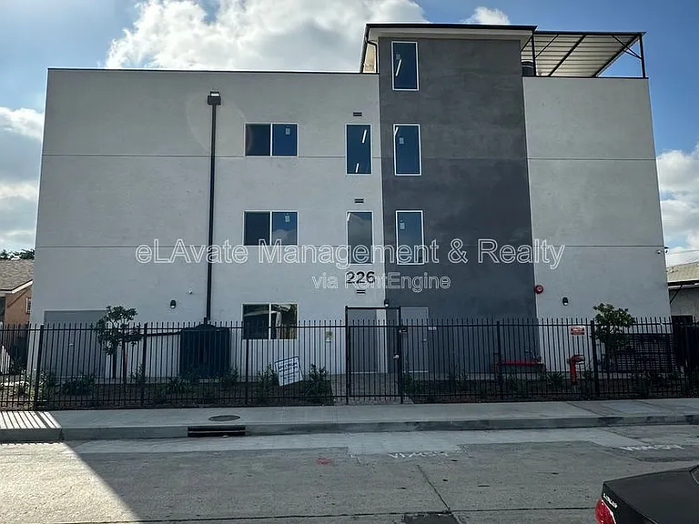 226 W 87th St #204 — Photo 22