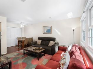 32 Livingston Rd, Morristown, NJ 07960