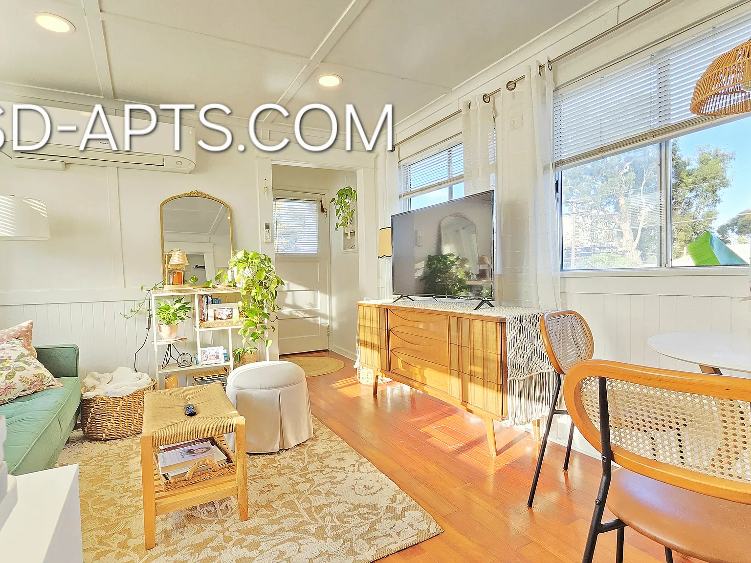 Studio, $1,995 — Photo 2