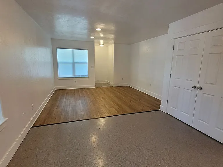 1512 Lincoln St — Photo 2