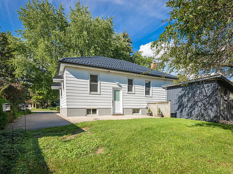 653 Eden Ave — Photo 10