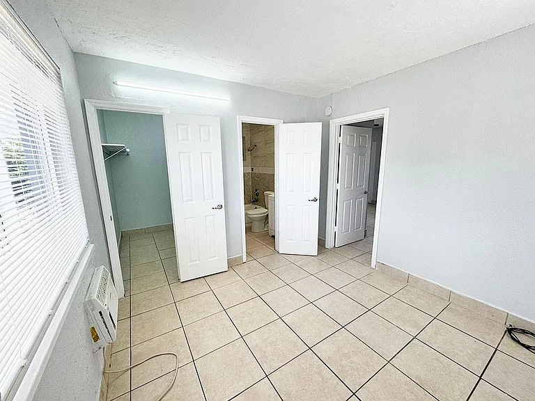 100 NW 30th Ave #1 — Photo 8
