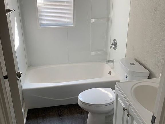 3rd image of 6226 Evergreen Blvd