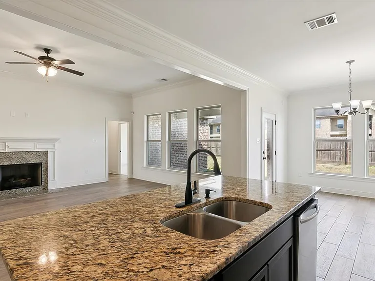 1013 Cypresswood — Photo 14