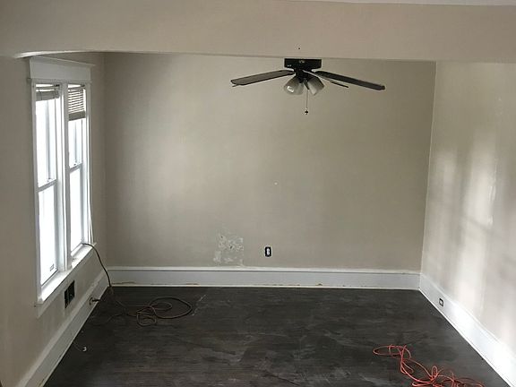 Living room or 3rd bdrm