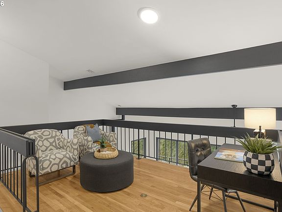 3rd image of 3362 SW Fairmount Blvd