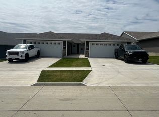 317A Post Oak Dr, Cedar Falls, IA 50613