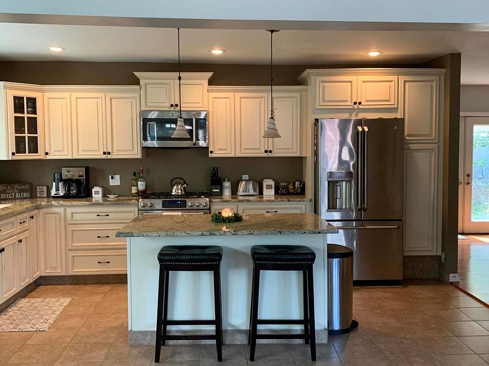 1st image of 455 Warren Ave