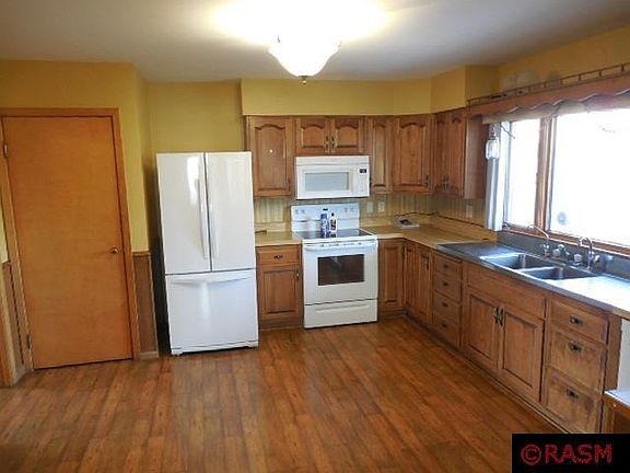 3rd image of 129 1st St SE