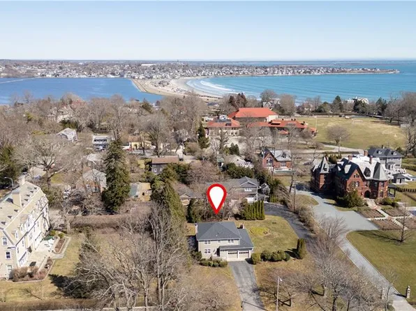 26 Red Cross Ave, Newport, RI 02840