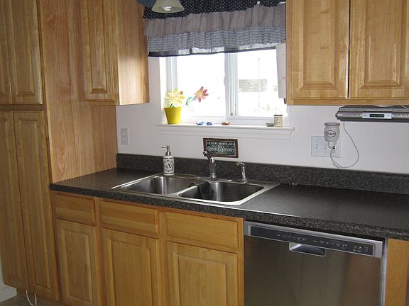 3rd image of 6 Rockford Ct