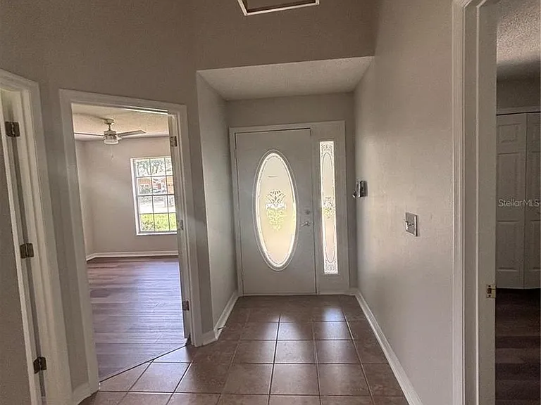 131 Cedarpark Ln — Photo 3